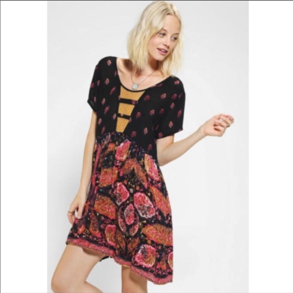 Urban Outfitters Dresses & Skirts - Minkpink by Urban Outfitters babydoll mini dress